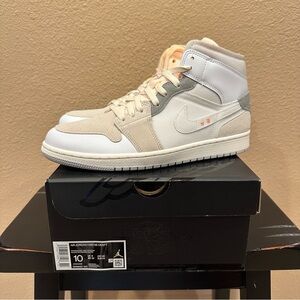 Air Jordan 1 Mid SE 'Inside Out'